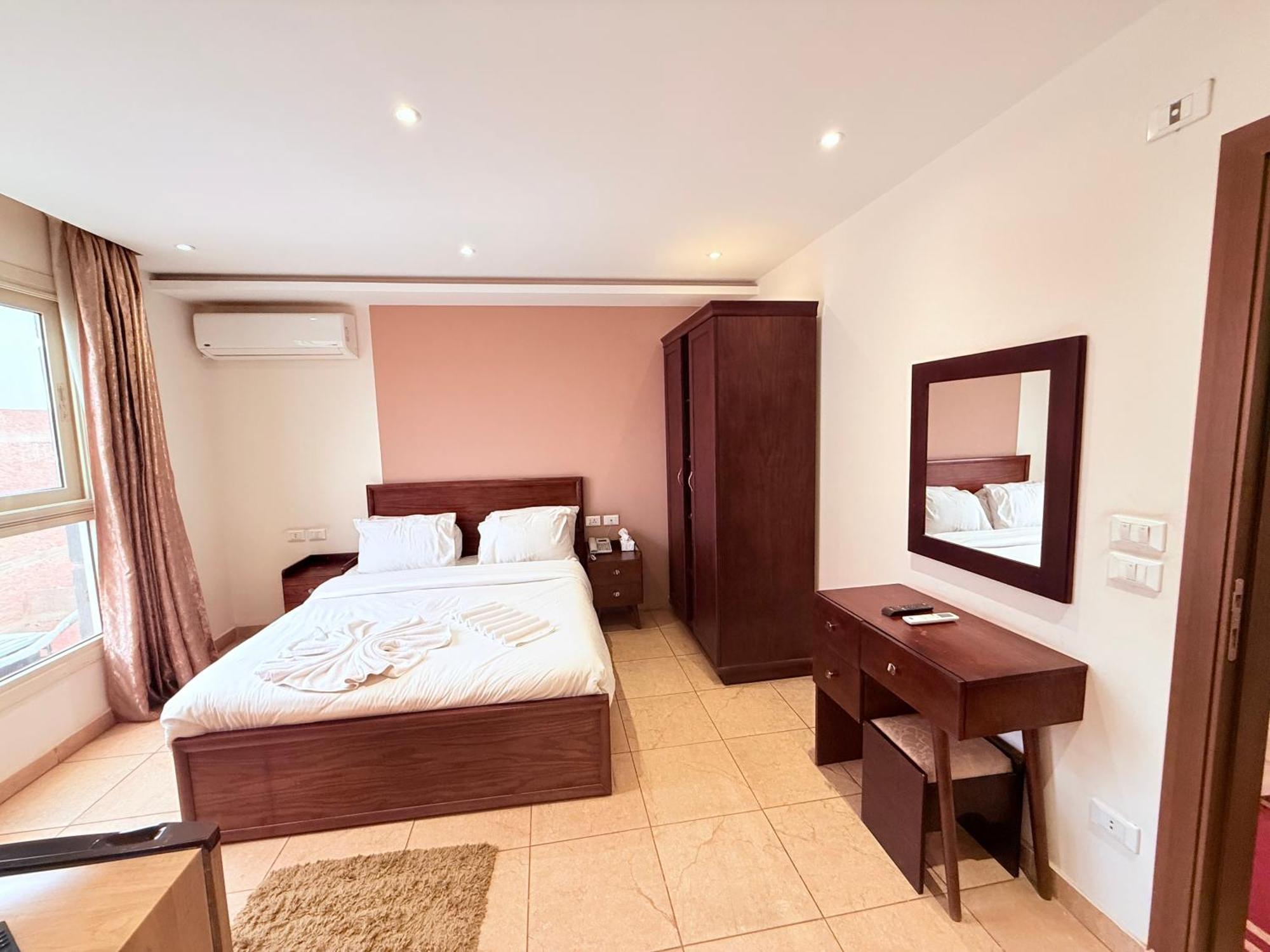 King Khafren View Inn Kafrat al Jabal Exterior photo
