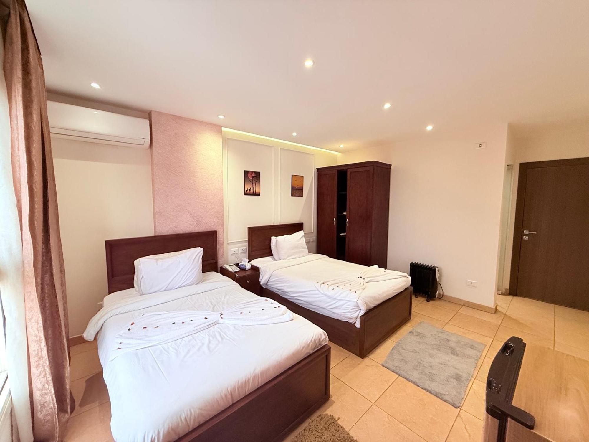 King Khafren View Inn Kafrat al Jabal Exterior photo