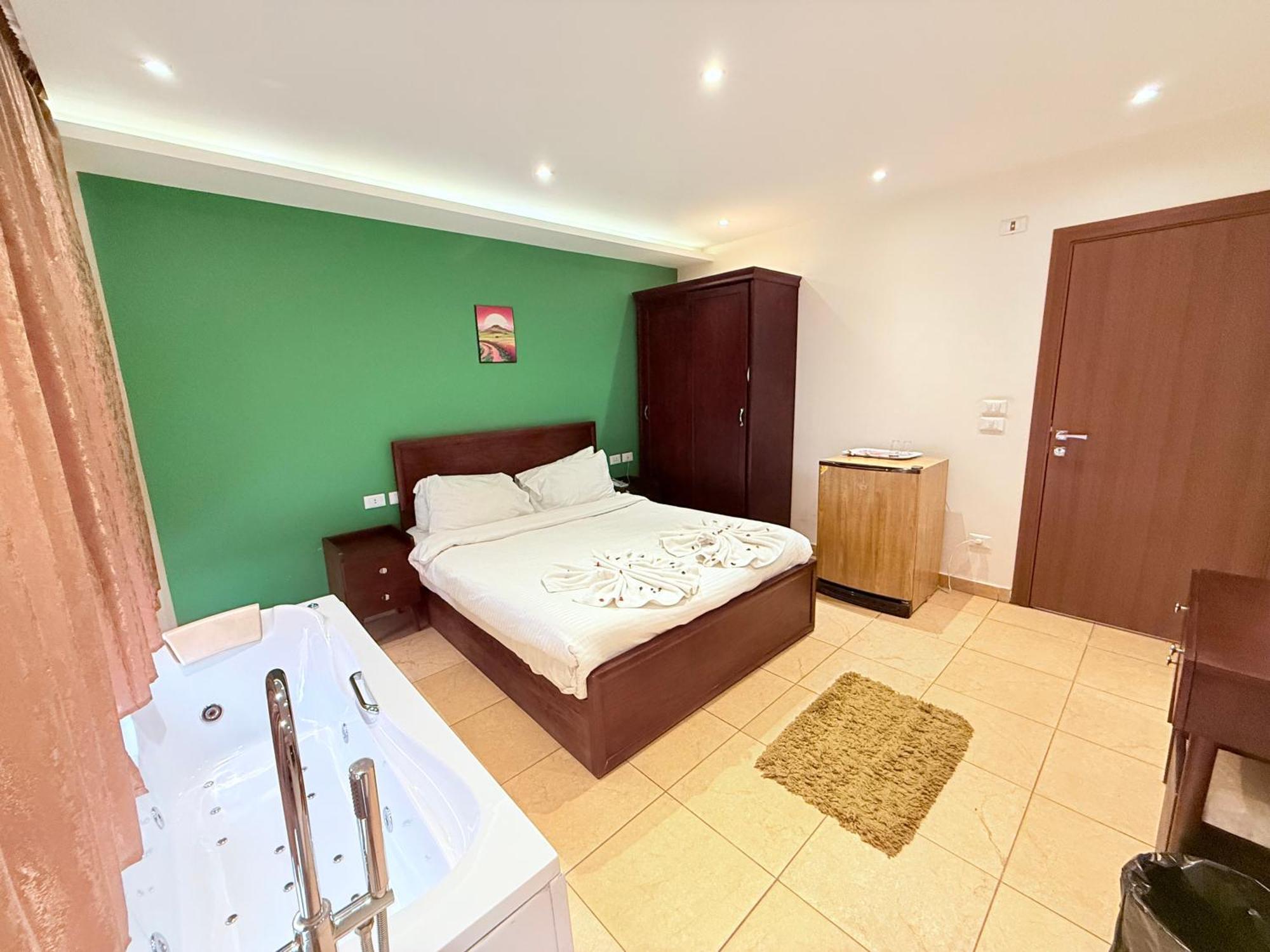 King Khafren View Inn Kafrat al Jabal Exterior photo