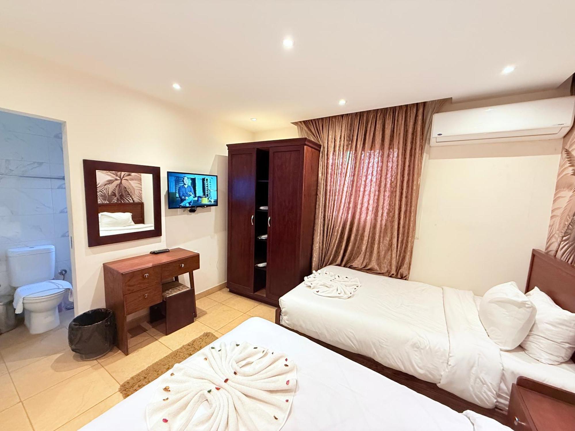 King Khafren View Inn Kafrat al Jabal Exterior photo